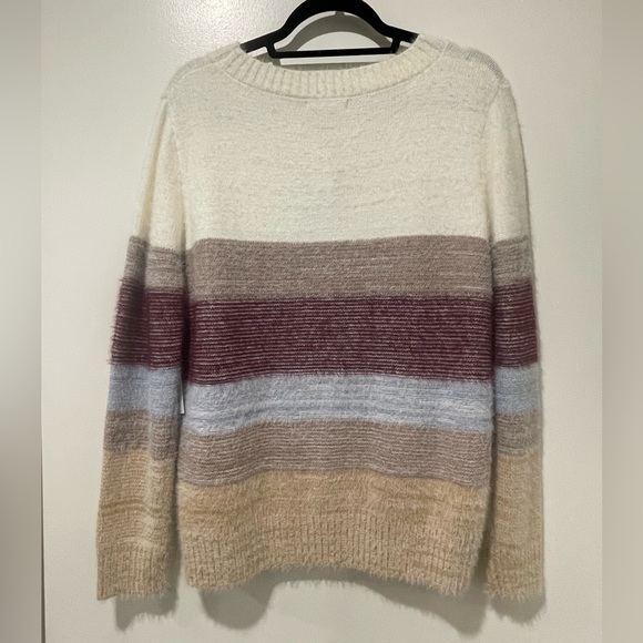 Formosa Color Block Fuzzy Pullover - Picture 2 of 2